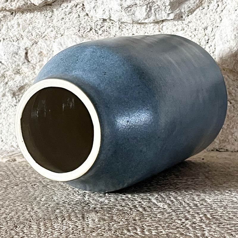 vase bleu en grès